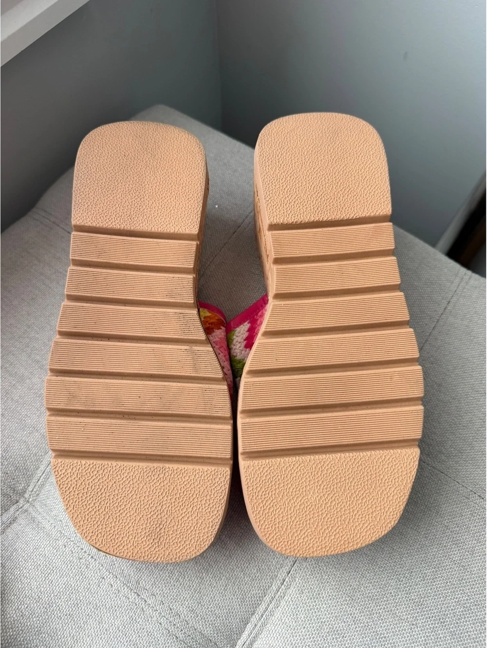 NWOB  Women's Colorful Woven Wedge Sandals with Pink Trim